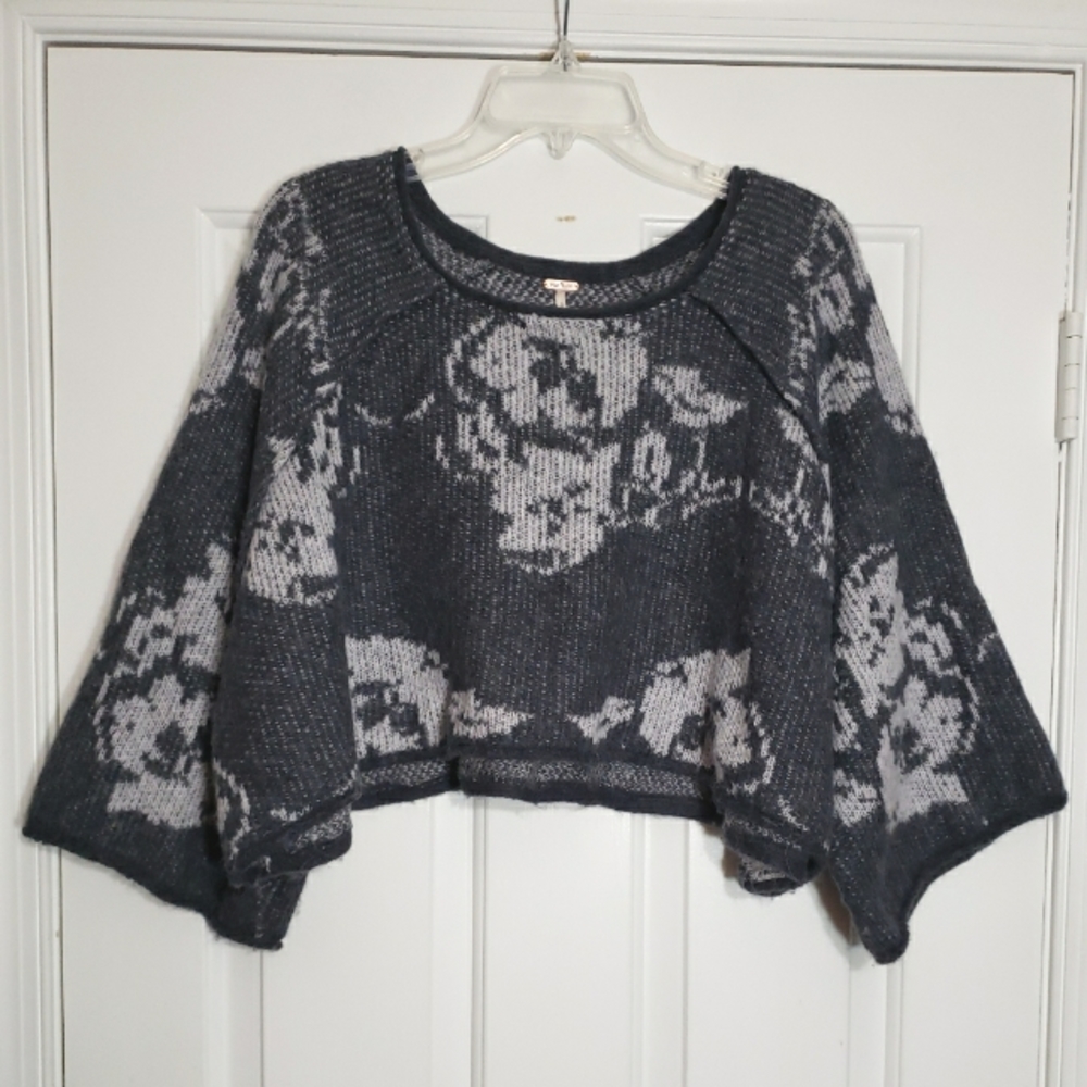 Free People Cropped Gray Rose Sweater Alpaca Wool Blend Women's Medium